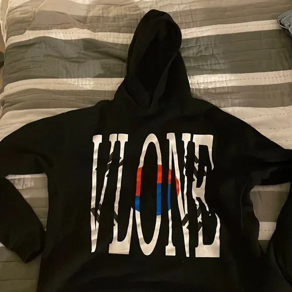 Vlone hoodie on body shop